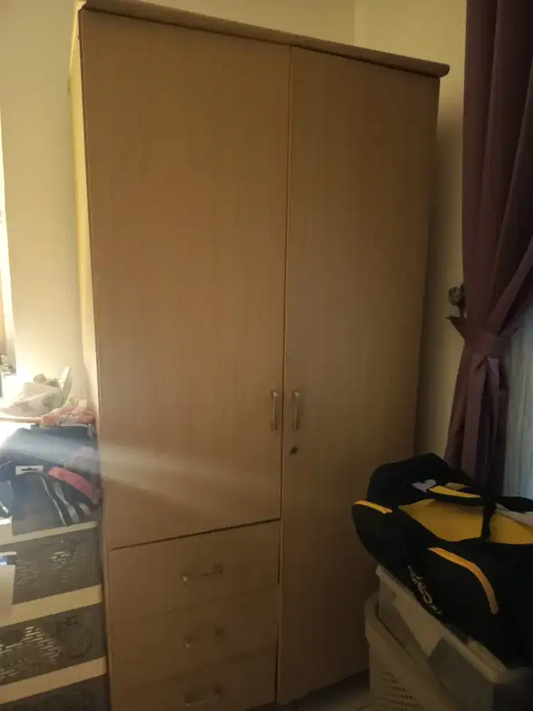 Lemari baju 2 pintu