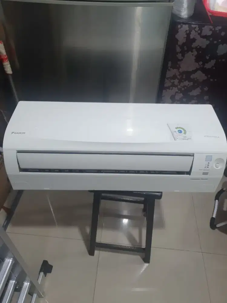 Second Ac indoor Inventer daikin 1,5pk ( Mulus)