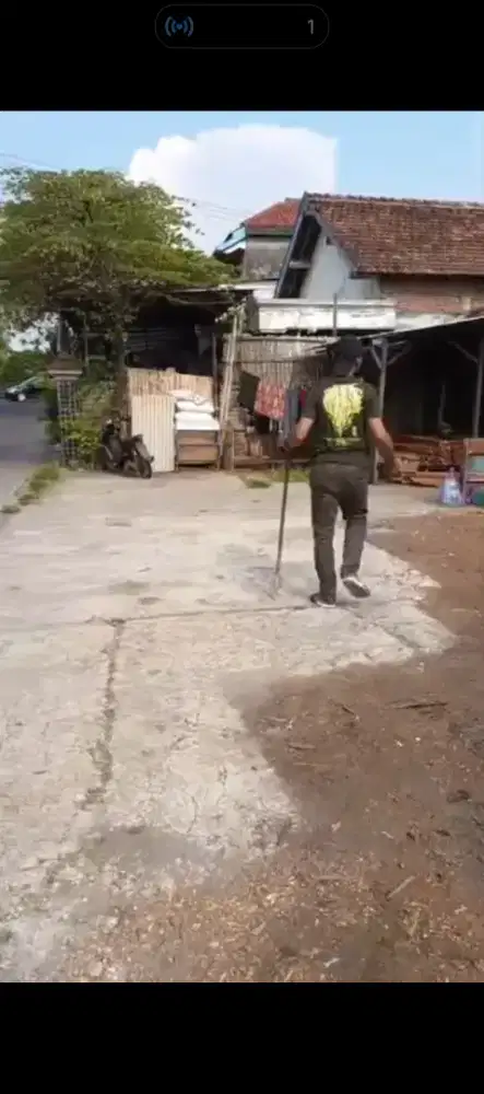 Rumah beserta tanah di pinggir jalan cocok untuk usaha