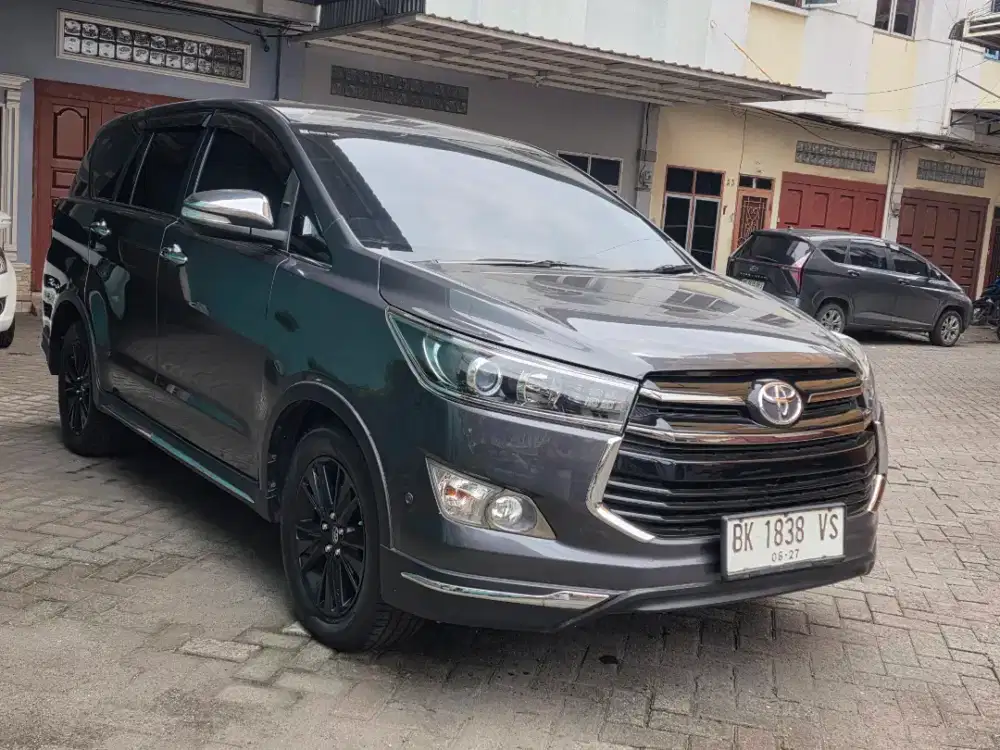 Toyota innova reborn venturer 2017