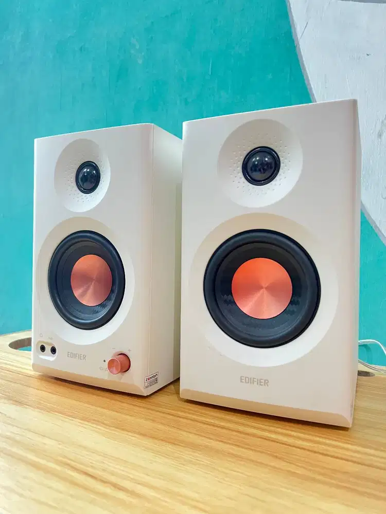 Edifier MR3BT White Black Studio Monitor Bluetooth V5.4 Pure Audio Act