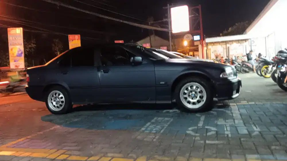 Dijual BMW 320i e36 2.0 6 cylinder thn 95