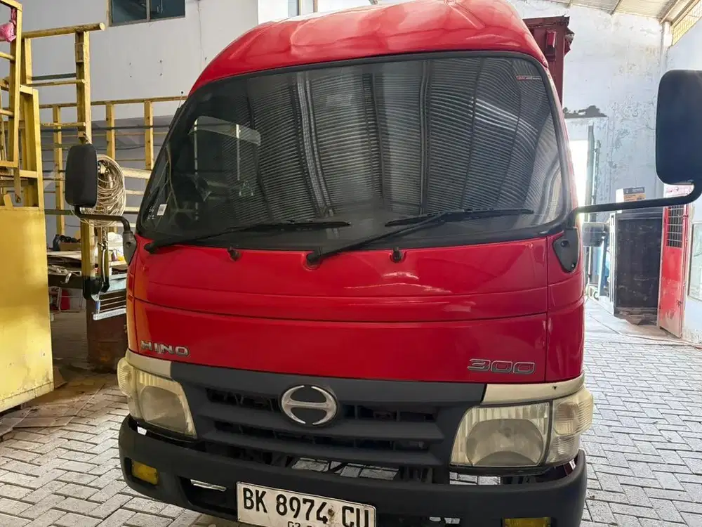 Hino dutro box 110 SD Long chasis