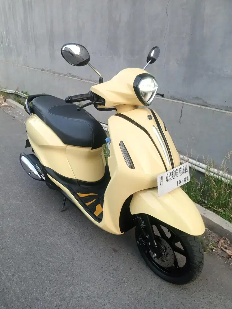 Yamaha fillano 2024 kuning