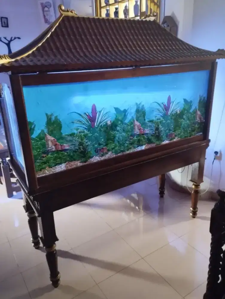 Aquarium kayu jati model joglo elegan dan bernilai seni tinggi