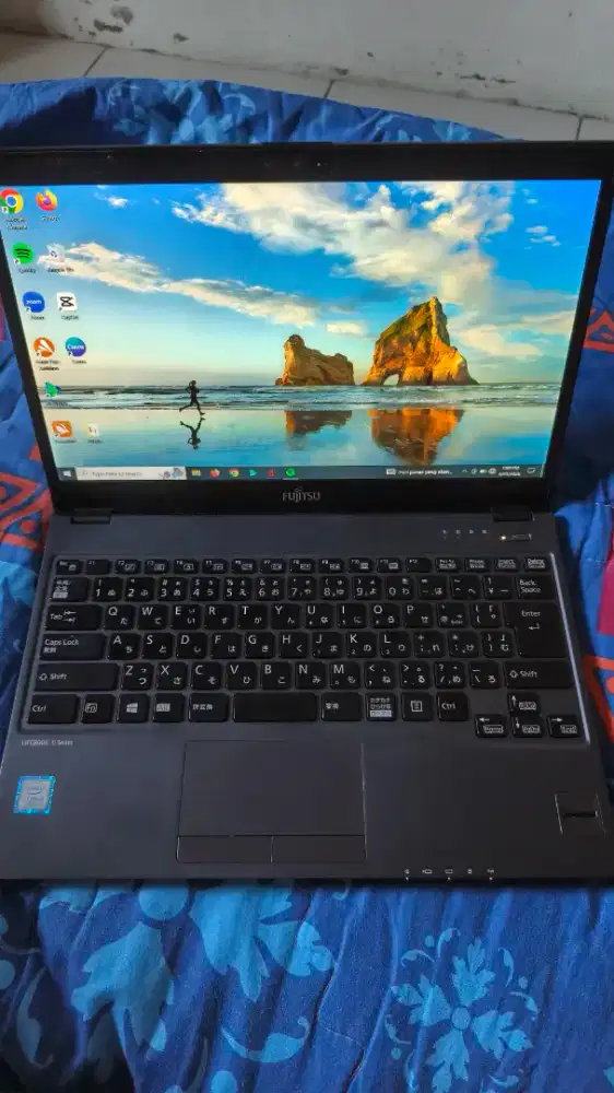 Laptop Fujitsu 8/256