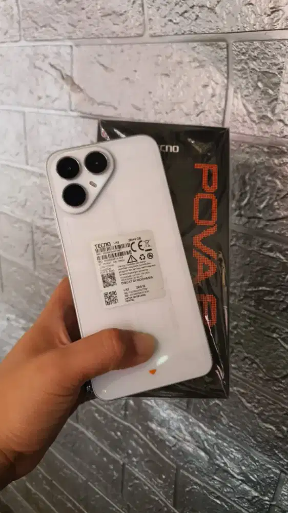 LIKE NEW TECNO POVA 8 - 5G WHITE 8/256GB