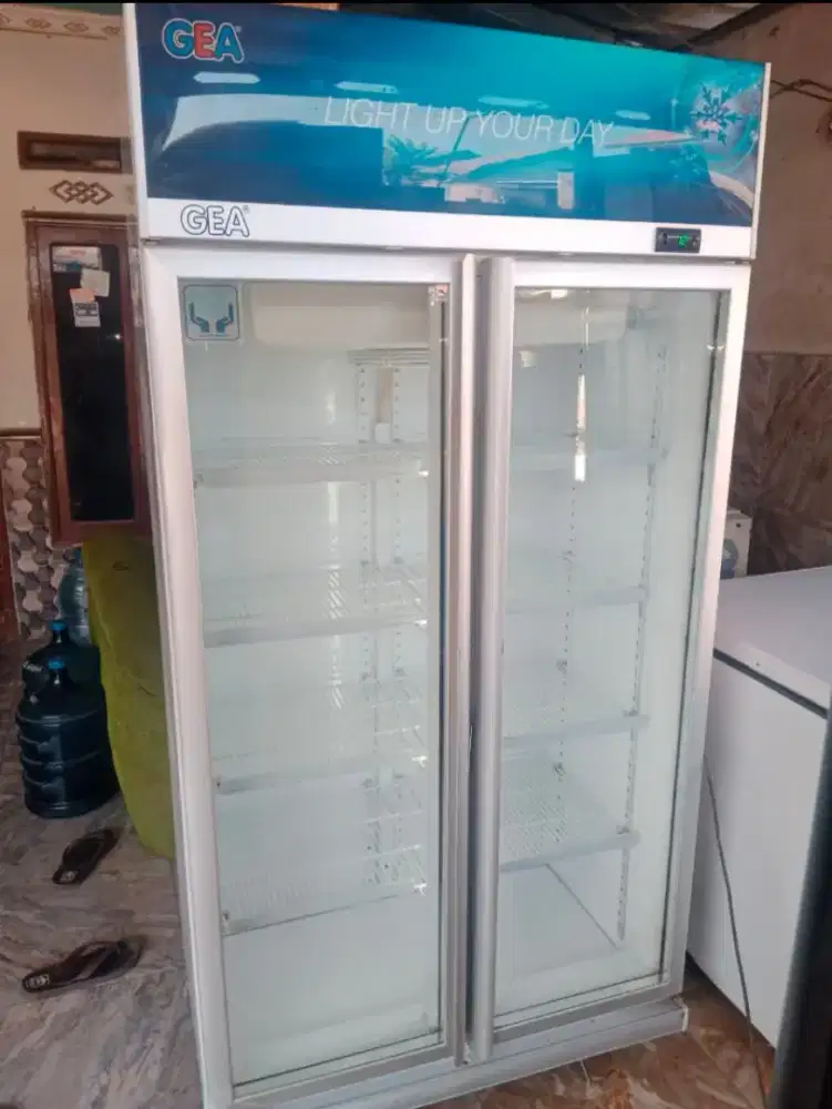 Showcase chiller merk GEA LIGHT UP