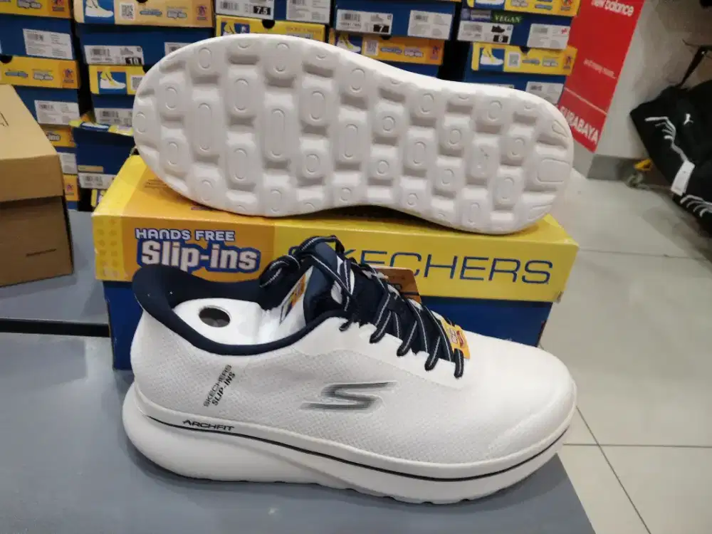 Sepatu putih skechers sizs 44 murah