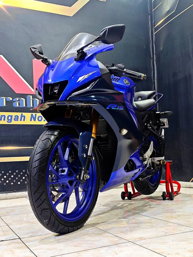 R15 V4 connected 2023 Blue glossy supermewah. Anugerah motor rungkut