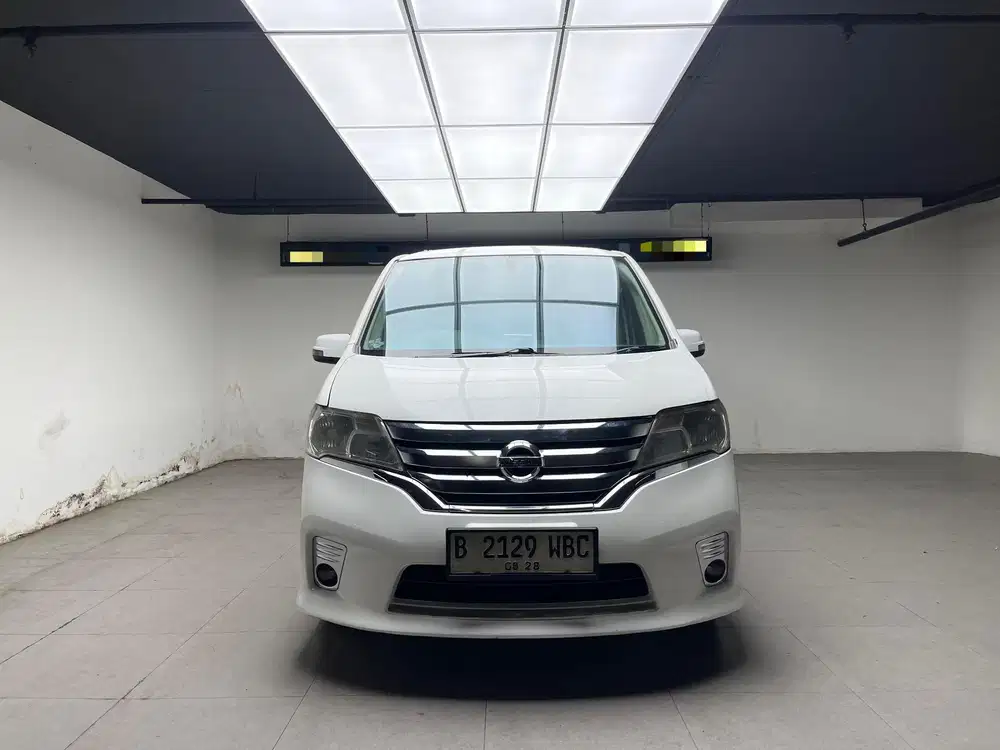 Nissan Serena HWS Panoramic 2.0 2013 A/T TERLARIS!!