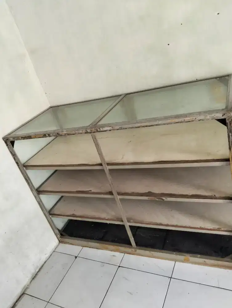 Estalase ukuran 1.5meter