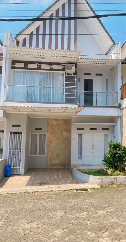 Disewakan Rumah 2 Lantai