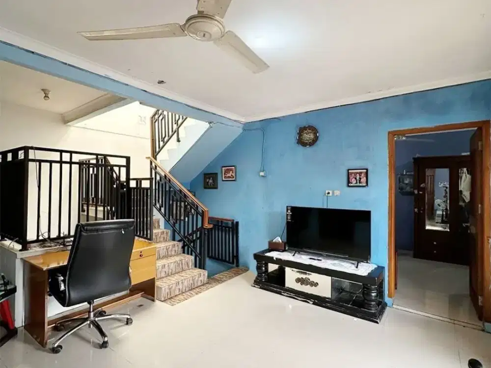 Dijual Rumah 3 Lantai di Duren Tiga, Pancoran. Sudah SHM. Akses jalan 2 Mobil.