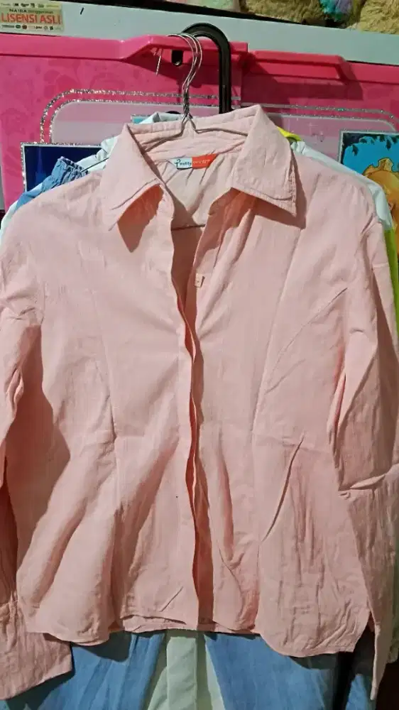 kemeja crop warna pink