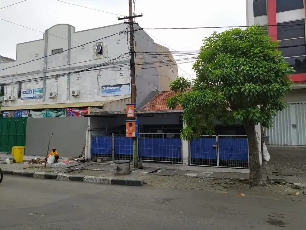 DIJUAL RUMAH RAYA DUKUH KUPANG, NOL JALAN UTAMA, PALING DICARI