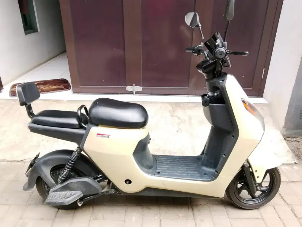 SEPEDA LISTRIK UWINFLY  D60