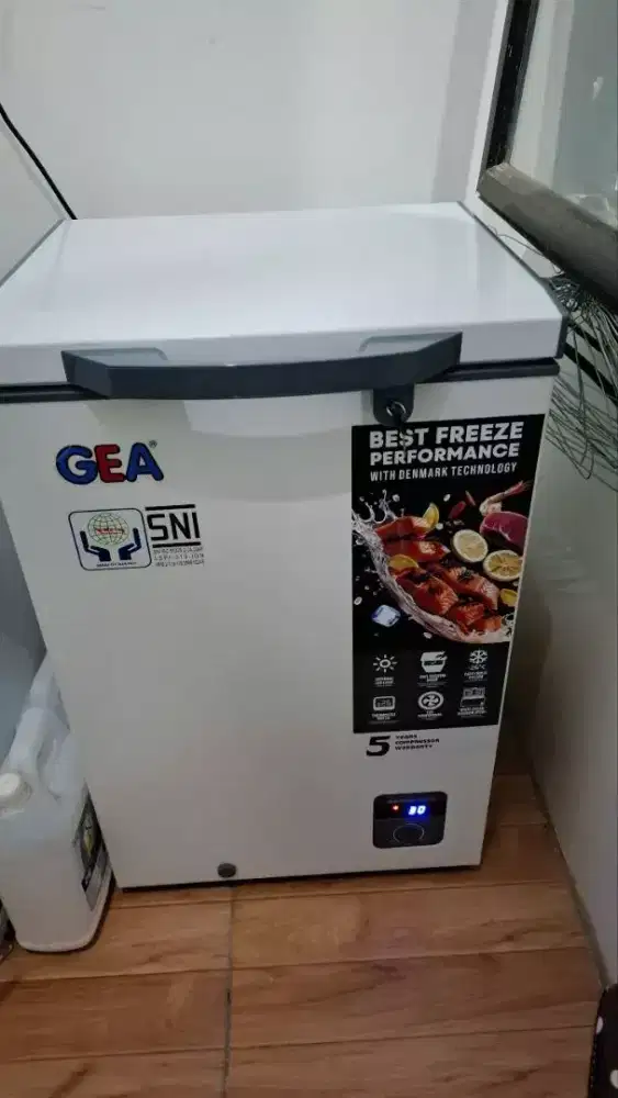 Gea Chest Freezer Box AB-108R