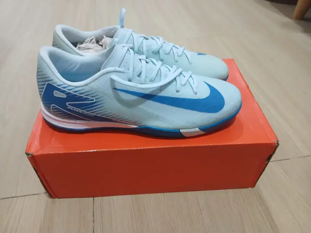 Nike Vapor Academy Size 42