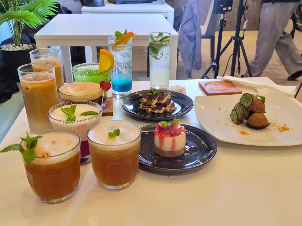 Dibutuhkan Segera Waiter / Waitress (Pelayan)18/24max