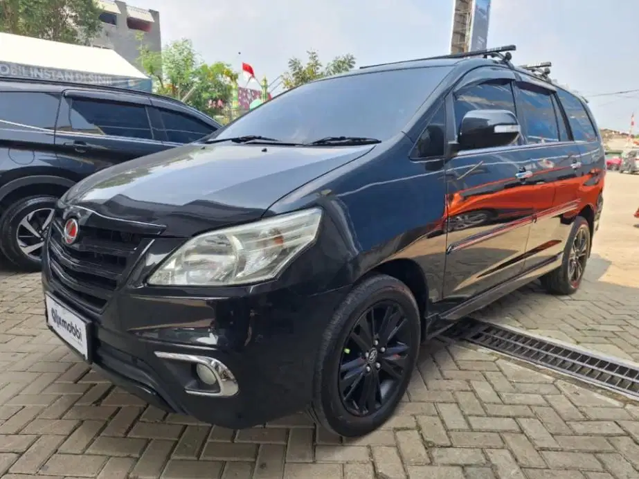 DP RENDAH Toyota Kijang Innova 2.0 V Bensin-AT 2013 SBN