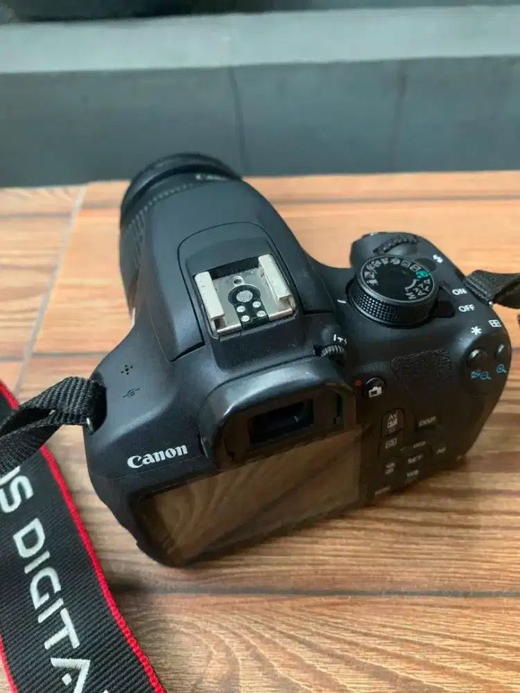 Kamera canon 1200D