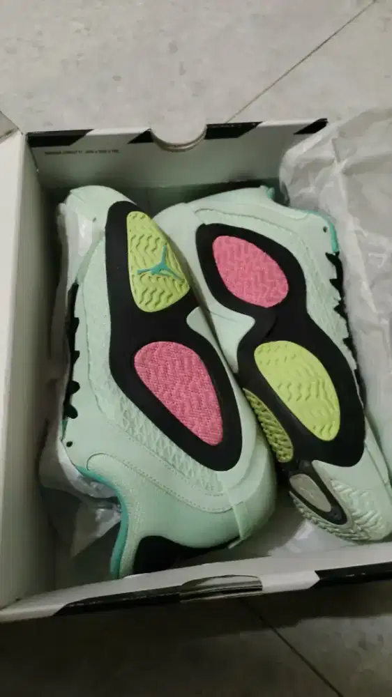 Sepatu basket Tatum 2 size 42
