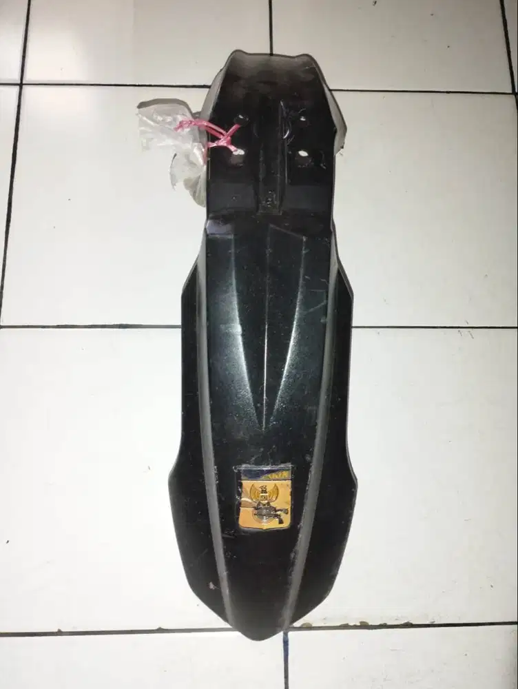 Spakbor trail dan piting lampu depan thunder, Spoiler helm G2 optimax