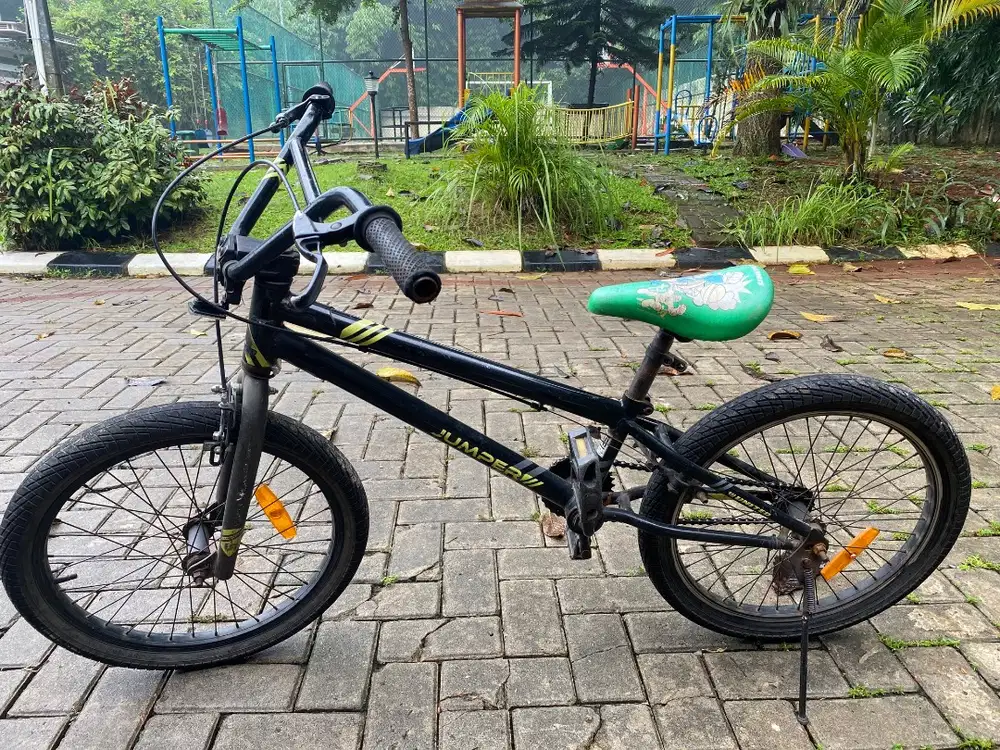 DIJUAL SEPEDA BMX UNITED JUMPER 20 HITAM