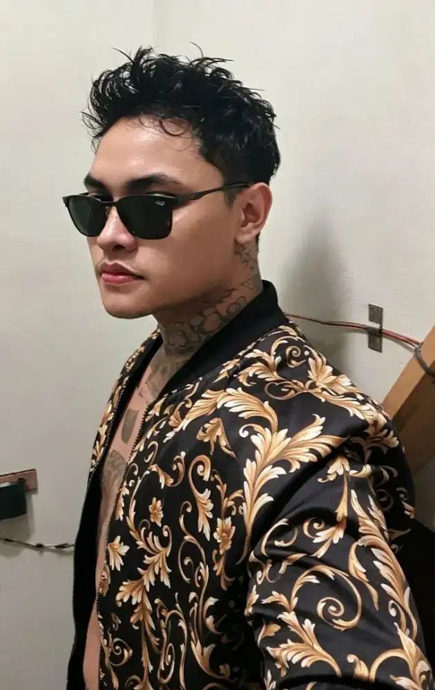 H&M limited jacket gold black