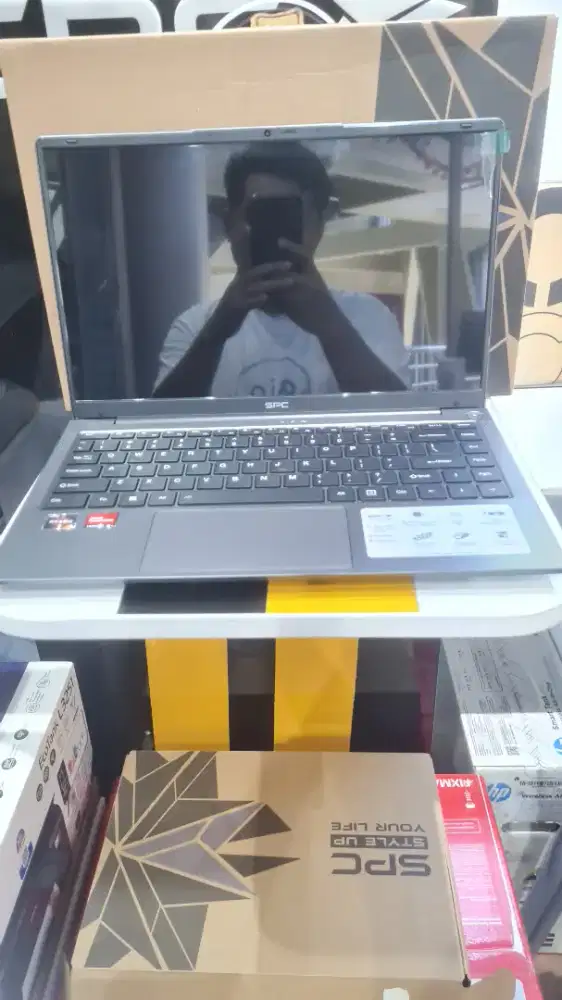 SPC STYLE  5 VIPE AMD RYZEN 5 3500 RAM 8GB SSD 256GB W11 FHD IPS