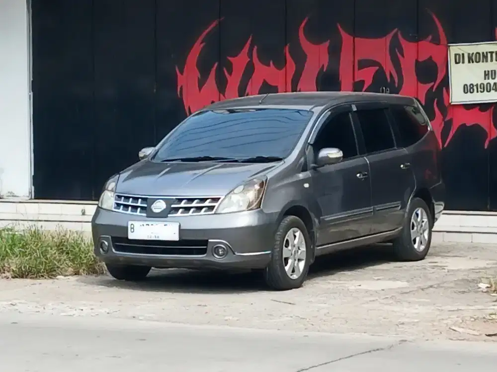 Grand Livina 1.5 XV  AT 2010