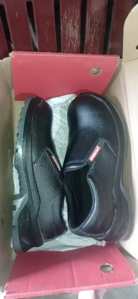 Jual cepat sepatu safety cheetah ori ukuran 39-40 kondisi baru