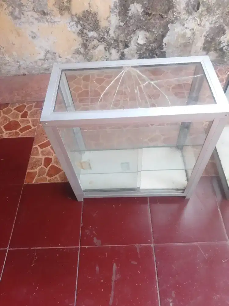 Di jual cepat etalase