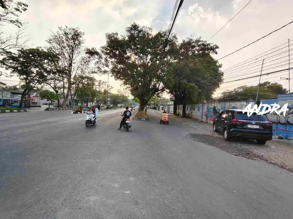 Di jual tanah pinggir jalan utama adi sucipto jajar colomadu manahan UMS
