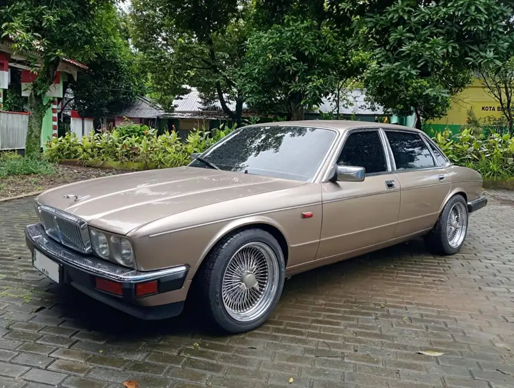 Mobil Classic - Jaguar XJ 3.6 1988