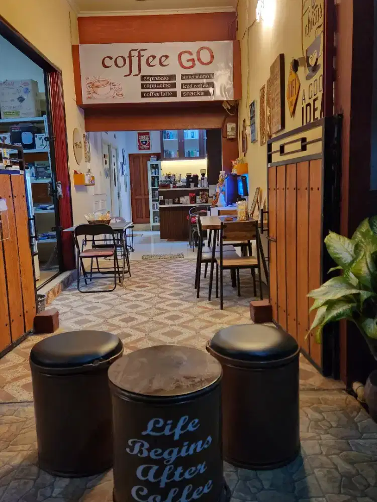 Jaga cafe kecil