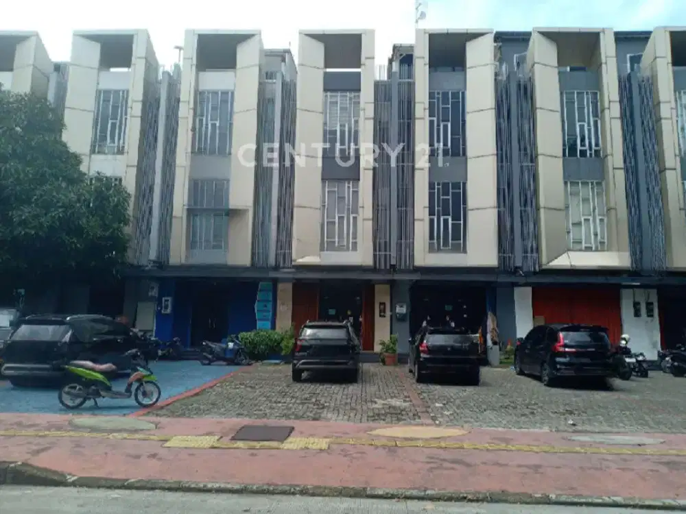 RUKO LEBAR 5 METER DI SEWAKAN DI KAWASAN PERKANTORAN CEMPAKA PUTI