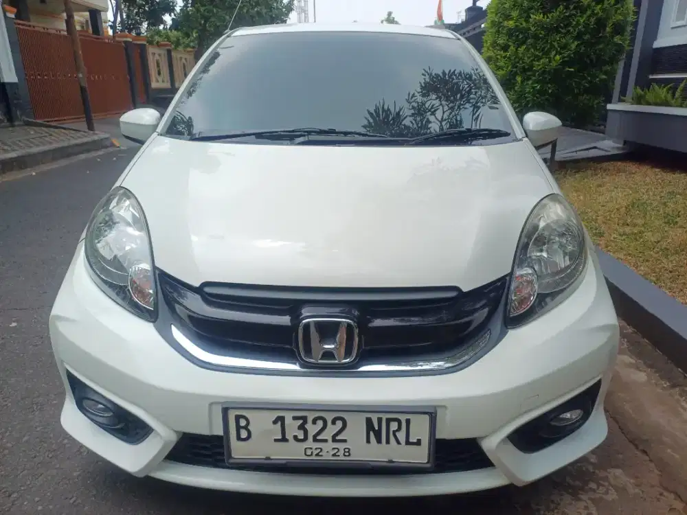 Honda Brio E A/T 2017 Putih Pakaian Sendiri Bagus Skl Spt Baru