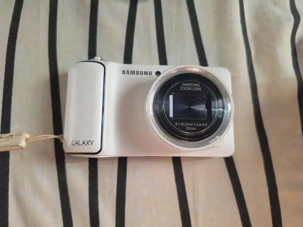 Samsung Galaxy Camera EK-GC100 – 21x Optical Zoom – Fullset Box.Kamera