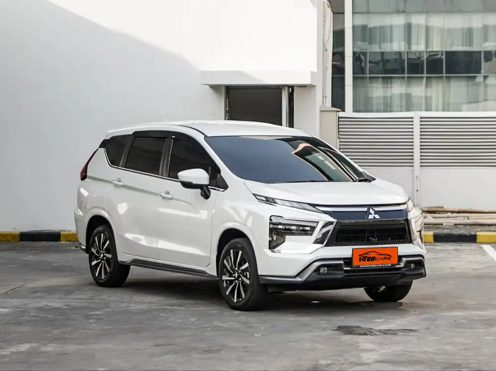 Low KM 9 ribu Mitsubishi Xpander Ultimate at (new facelift) 2025