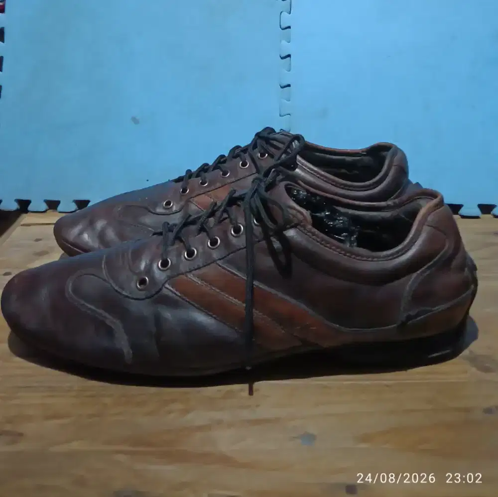 Sepatu Kulit Clarks