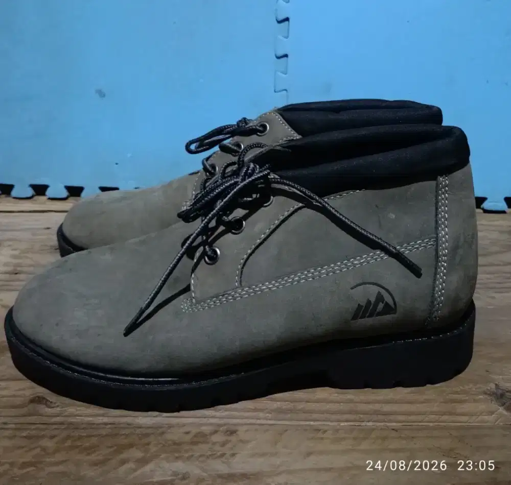 Sepatu gunung kulit Colorado