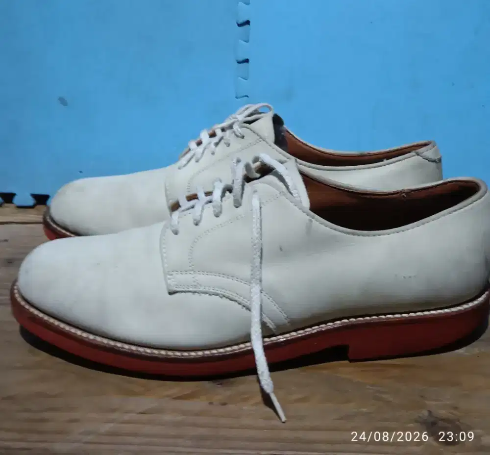 Sepatu Kulit Cole Haan White Oxford