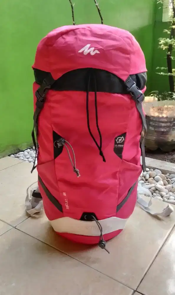 Tas ransel outdoor Quechua Forclaz 20L original