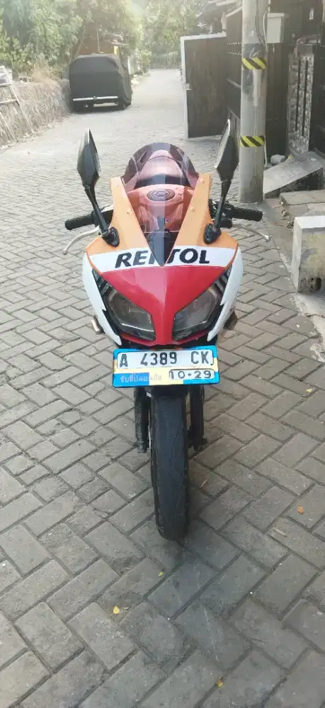 Honda CBR 150 repsol 2014