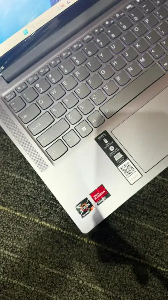 ideapad slim 3 14AMN ryzen 3 512GB baru dipake 4 bulanan