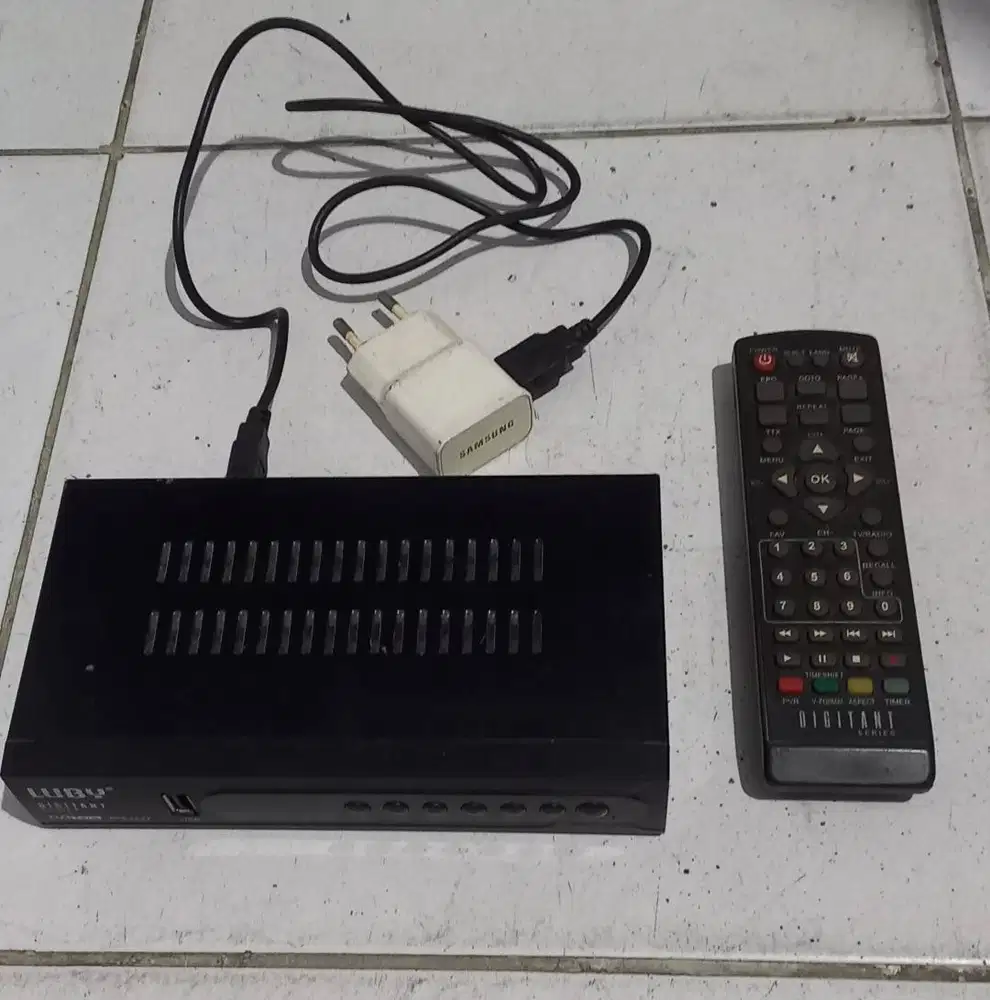 STB Luby,O8I3IO755OOO Lengkap Remote dan Adaptornya,Kondisi Normal,NET