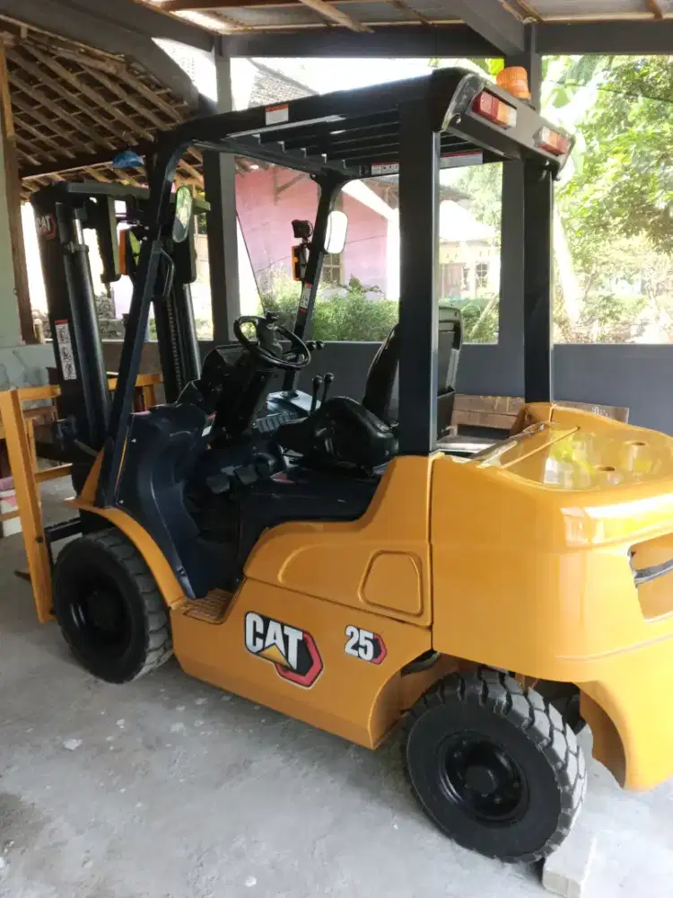 Forklift 2,5 Ton Caterpillar 2021