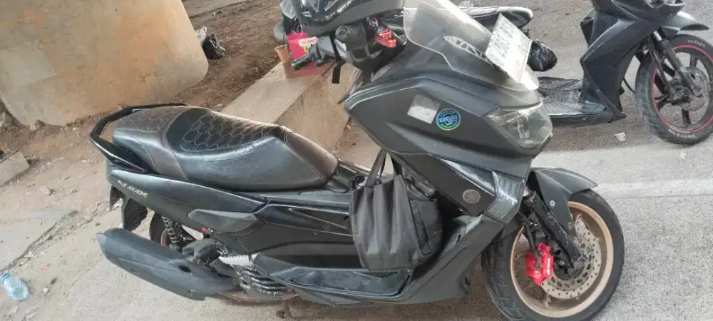 Nmax old 2018 hitam